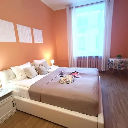 Spacious Old Town Family Peachy 2 Bedrooms Apartment, Nearby The Riga Presidential Castle Buitenkant foto