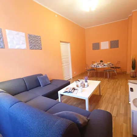 Spacious Old Town Family Peachy 2 Bedrooms Apartment, Nearby The Riga Presidential Castle Buitenkant foto