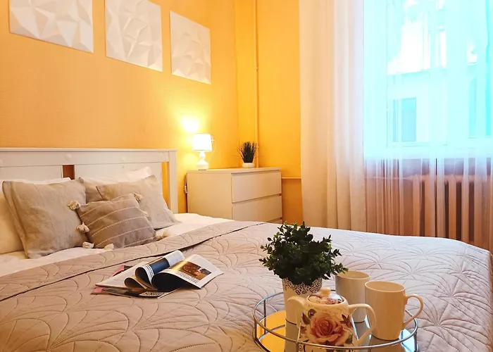 Spacious Old Town Family Peachy 2 Bedrooms Apartment, Nearby The Riga Presidential Castle
