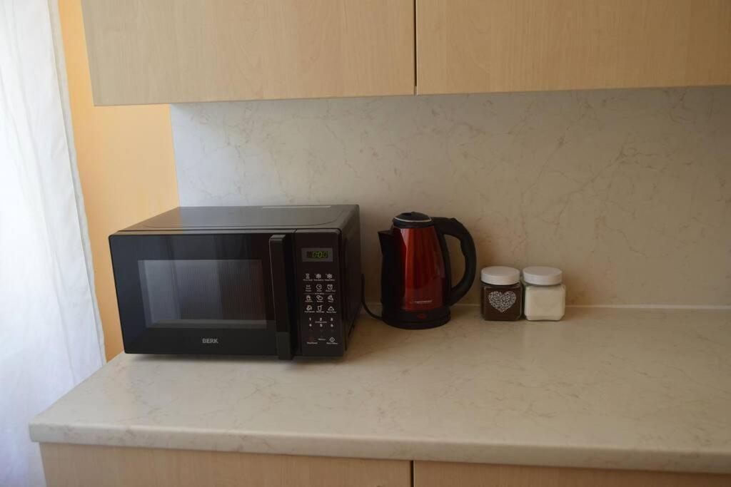 Spacious Old Town Family Peachy 2 Bedrooms Apartment, Nearby The Presidential Castle Riika