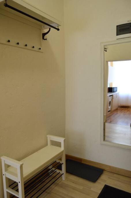 Huoneisto Spacious Old Town Family Peachy 2 Bedrooms Apartment, Nearby The Presidential Castle *