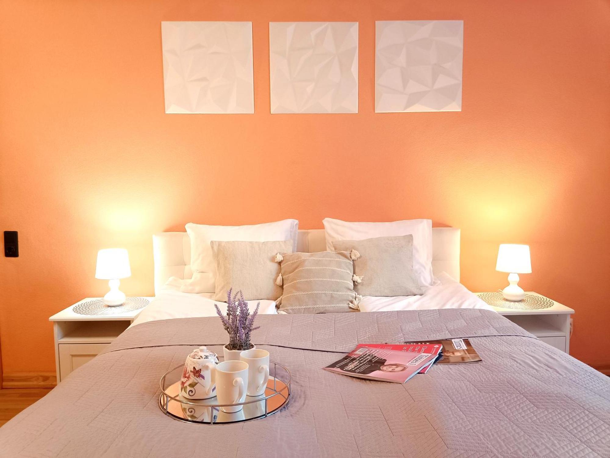 Huoneisto Spacious Old Town Family Peachy 2 Bedrooms Apartment, Nearby The Presidential Castle Riika
