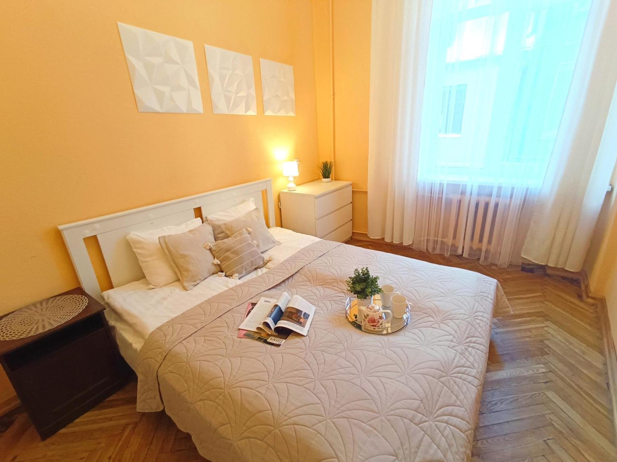 Huoneisto Spacious Old Town Family Peachy 2 Bedrooms Apartment, Nearby The Presidential Castle Riika